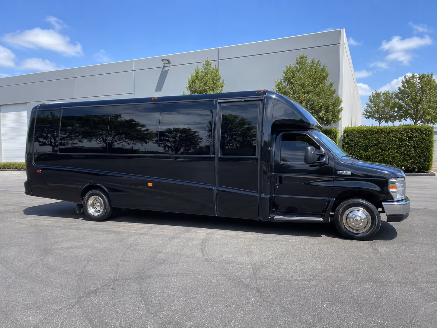 Lincoln Bachelor & Bachelorette Transportation party bus exterior