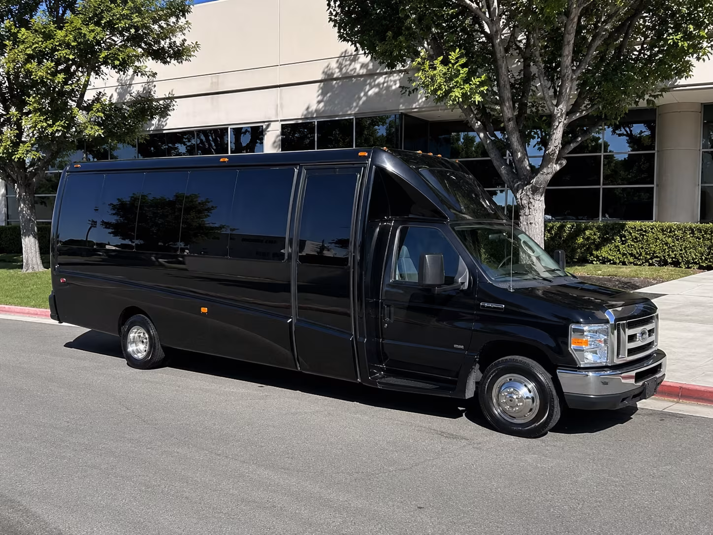 Lincoln Bachelor & Bachelorette Transportation party bus exterior