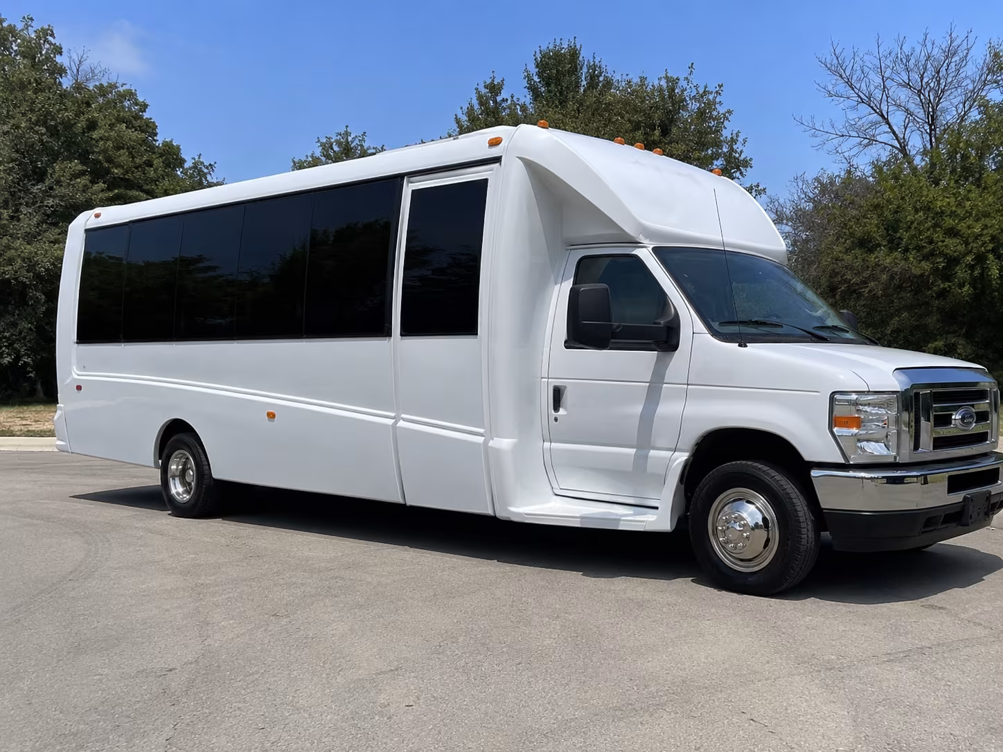 Lincoln Wedding Transportation party bus exterior