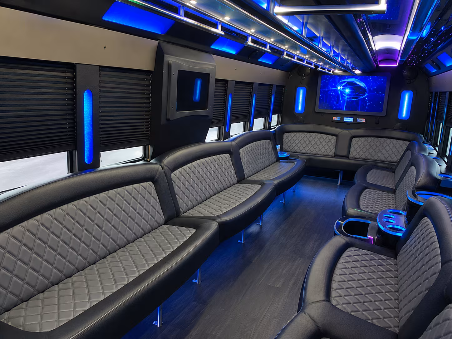 Lincoln Winery Tour & Pub Crawl Transportation party bus exterior