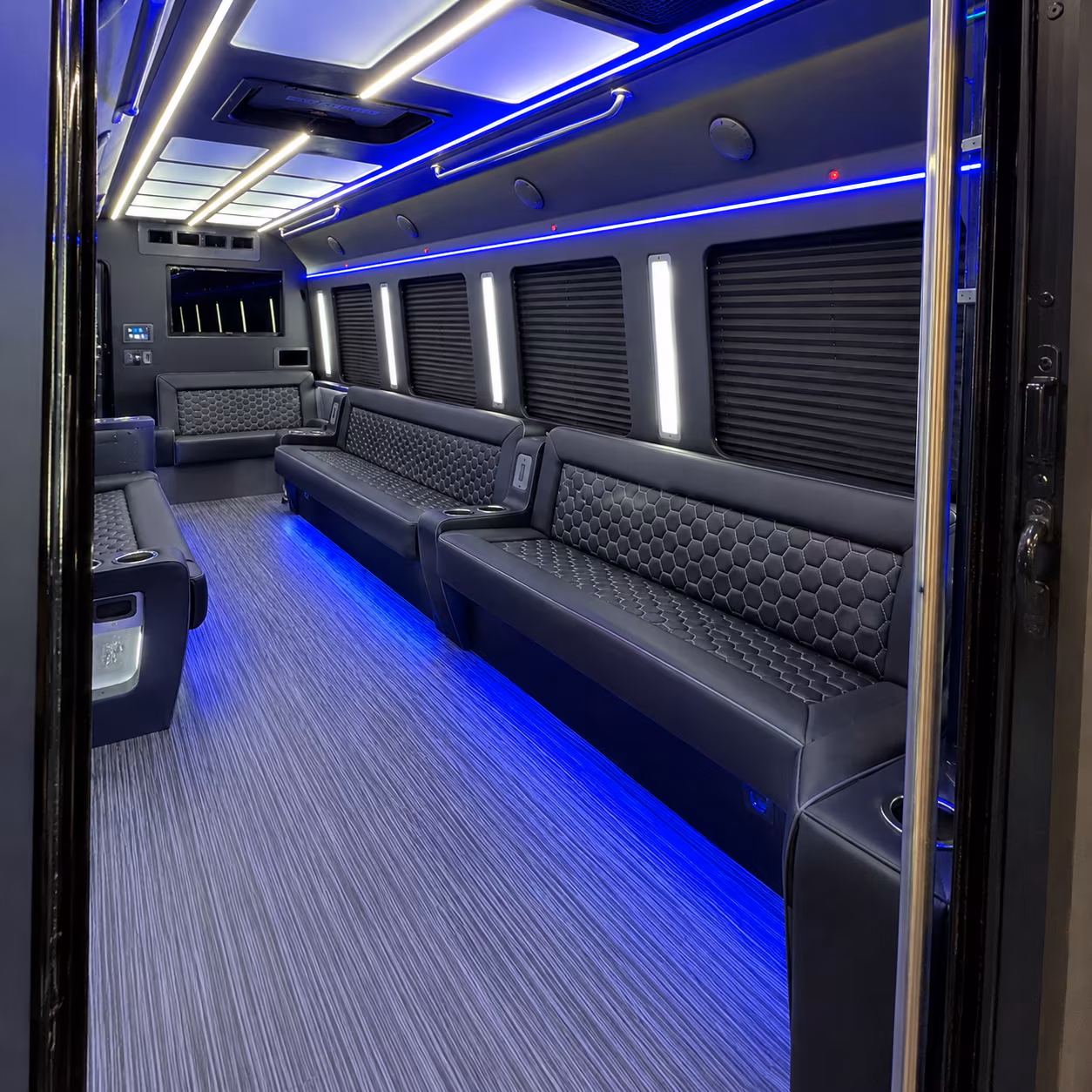 Lincoln Winery Tour & Pub Crawl Transportation party bus exterior