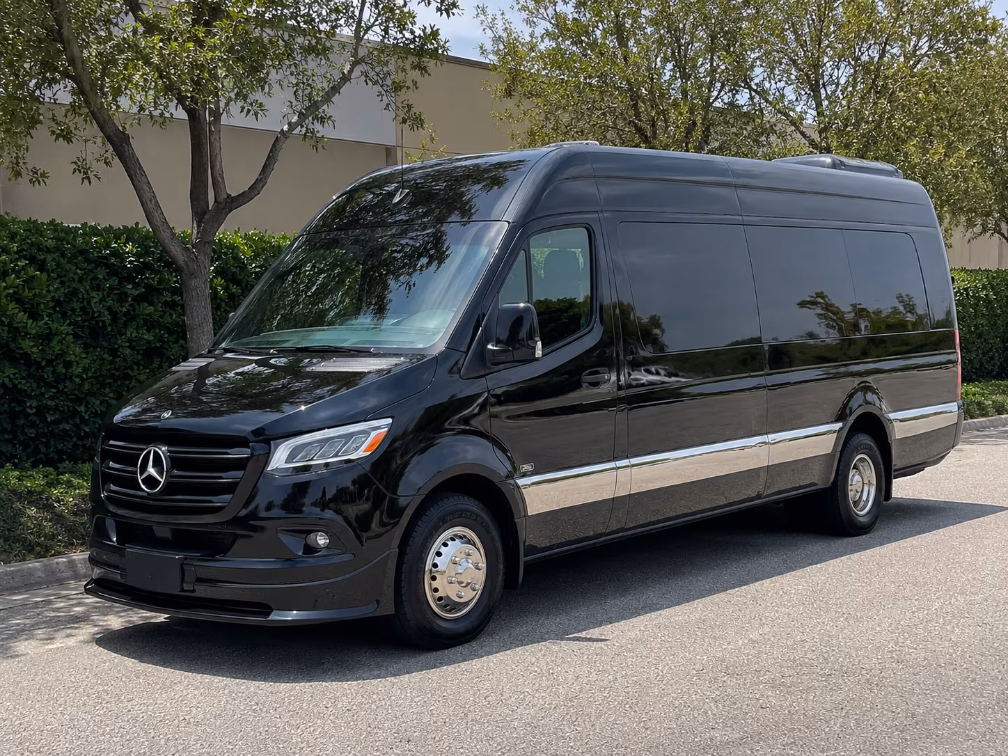 Omaha Wedding Transportation & Shuttle Service