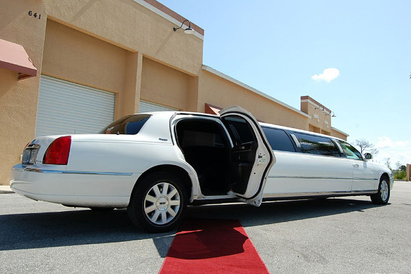 lincoln stretch limo 1