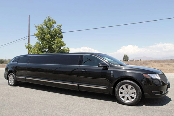 Lincoln 8 Passenger Limo